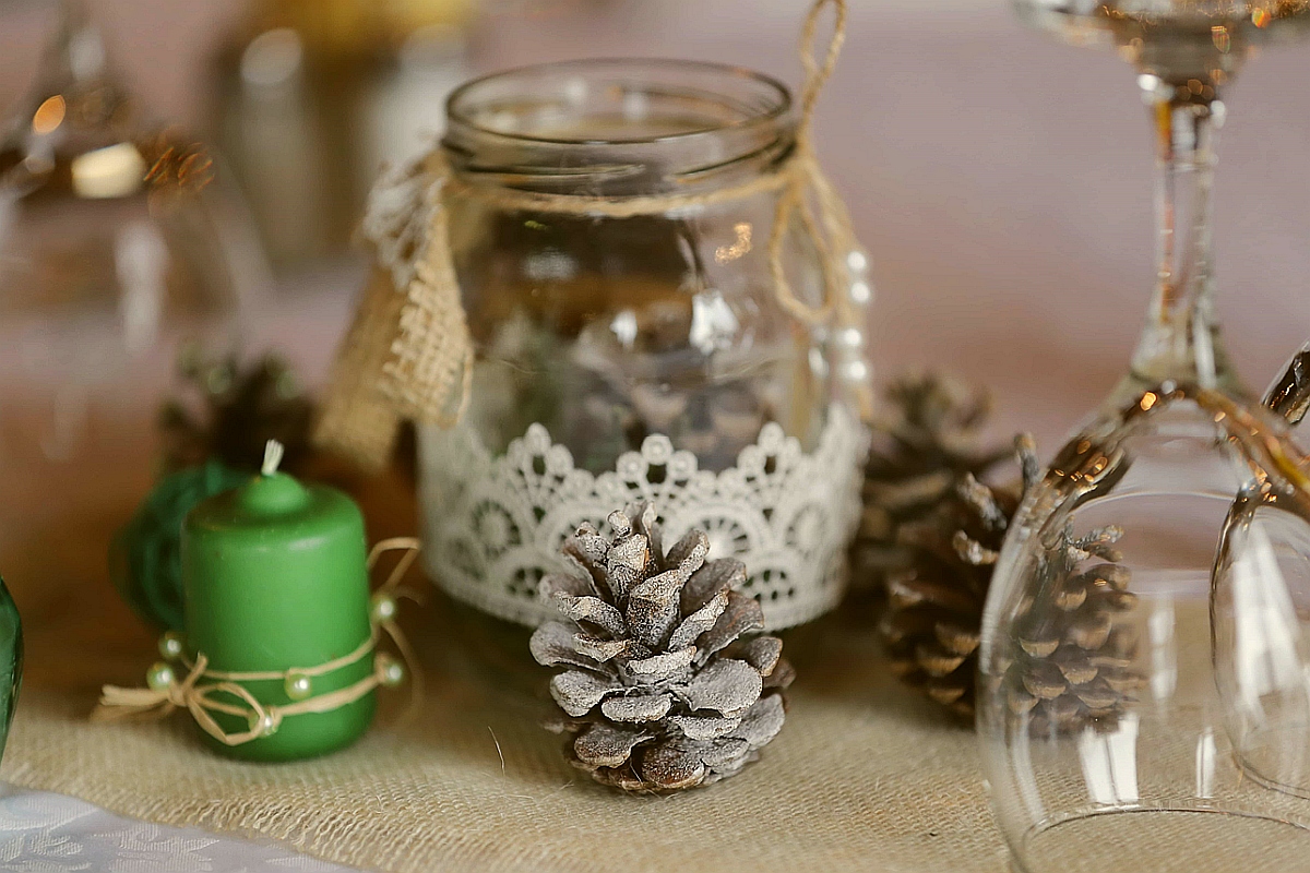 candle arrangements burlap pine cones