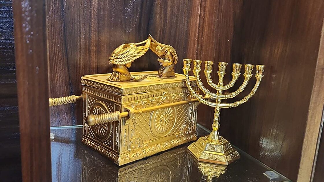 golden jewish candle holder menorah