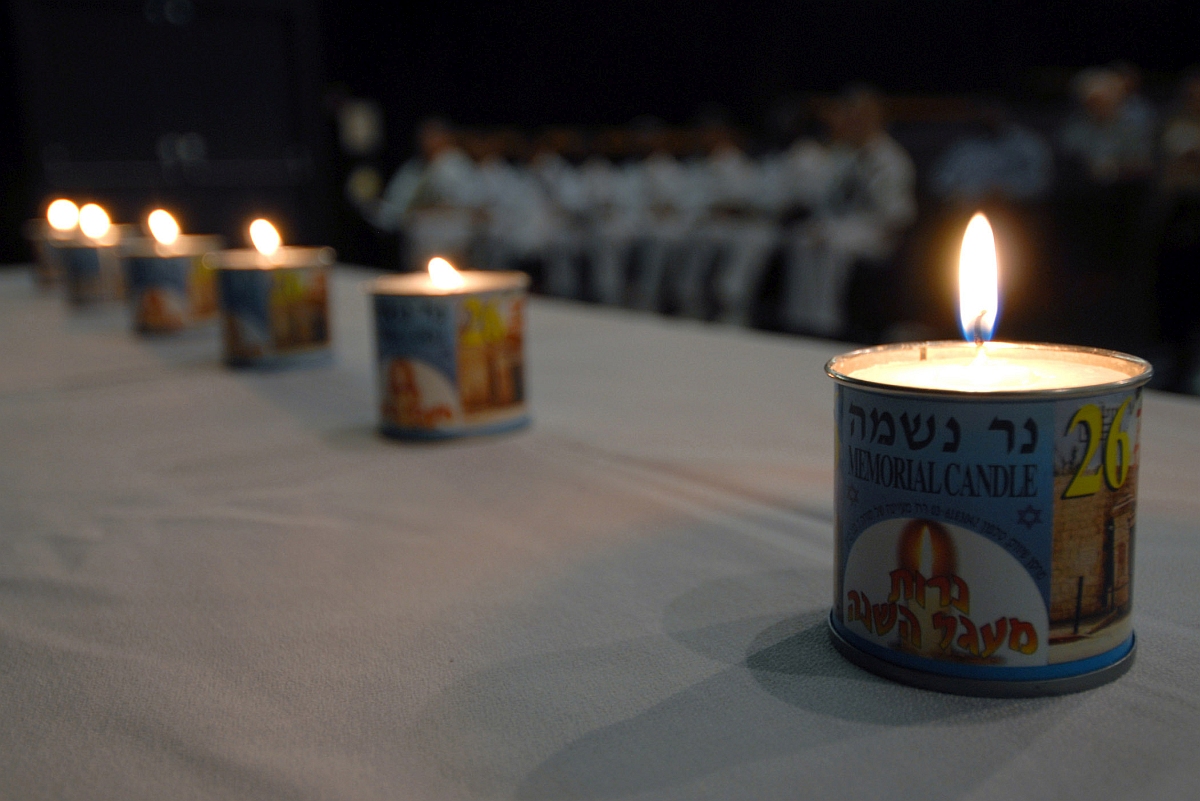 yahrzeit candles