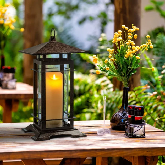 DECORATIVE CANDLE LANTERN