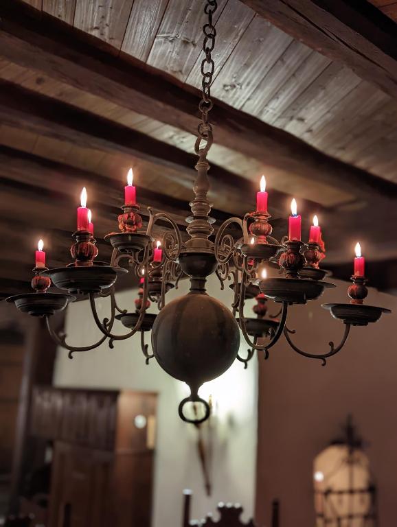 vintage chandeliers red candlesticks
