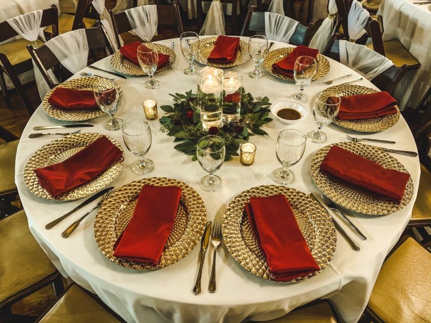 gold votive candle holders red napkin
